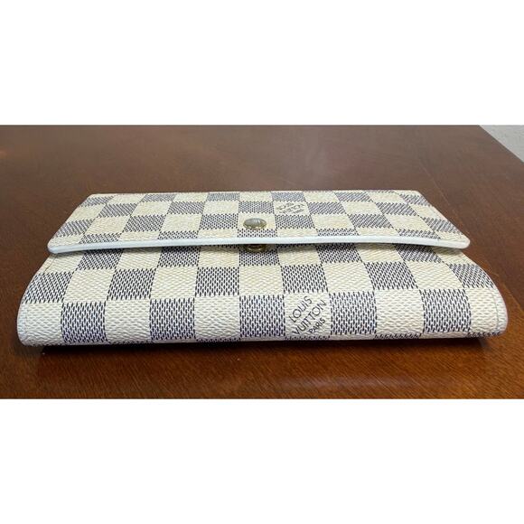 Louis Vuitton Damier Azur Sarah Wallet - Picture 5 of 9